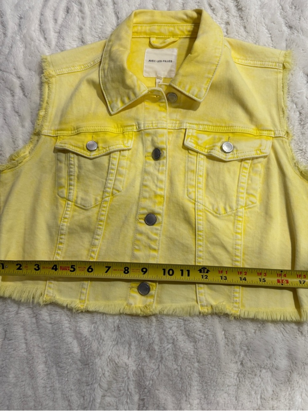 Avec Les Filles Size L Butter Yellow Cropped Denim Vest Frayed Coastal Summer - Picture 13 of 15
